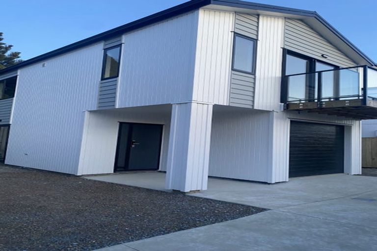 Photo of property in 6c Grays Road, Plimmerton, Porirua, 5026