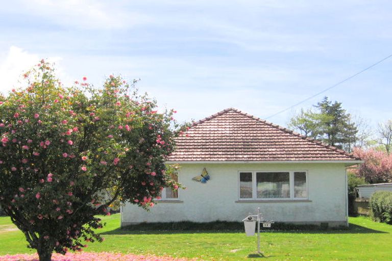 Photo of property in 19 Shirley Street, Mangakakahi, Rotorua, 3015