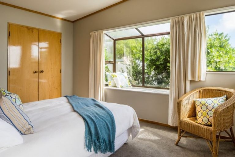 Photo of property in 32 Ocean Parade, Pukerua Bay, 5026