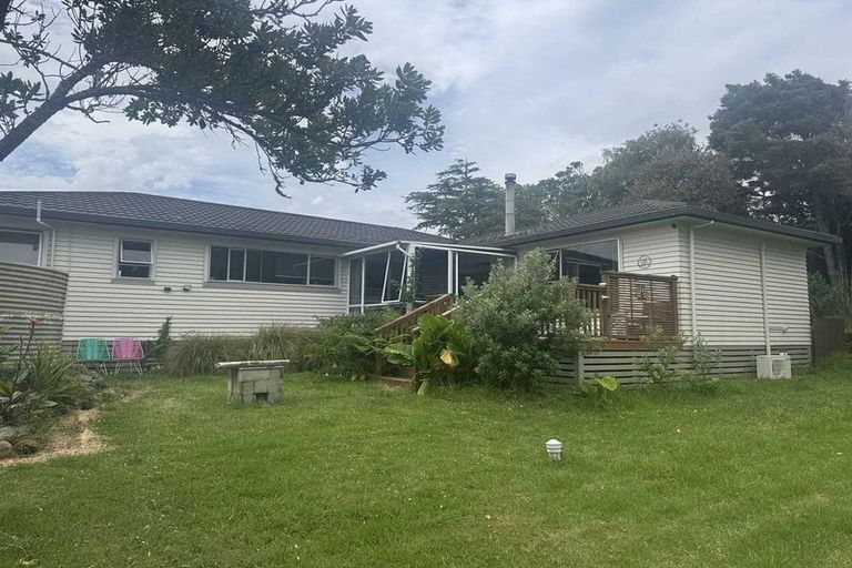 Photo of property in 18 Nukuroa Road, Oruawharo, Wellsford, 0975