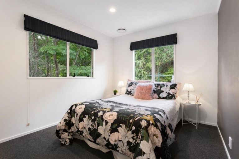 Photo of property in 32 Kate Sheppard Avenue, Torbay, Auckland, 0630