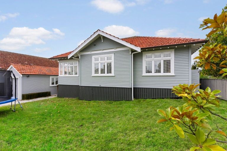 Photo of property in 1 Cochrane Road, Hobsonville, Auckland, 0616