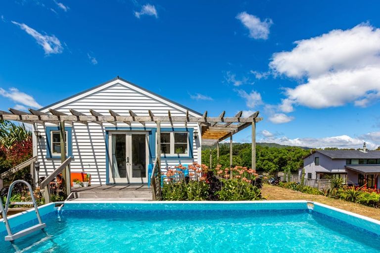 Photo of property in 106 Paetawa Road, Peka Peka, Waikanae, 5391