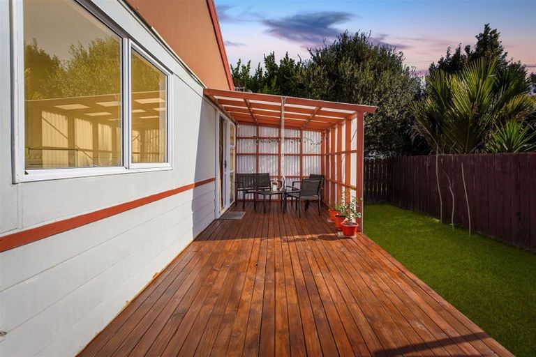 Photo of property in 2/9 Ireland Place, Ranui, Auckland, 0612