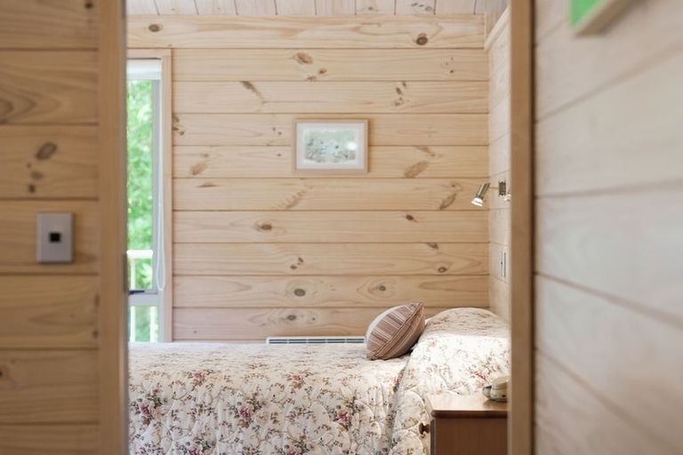 Photo of property in 27 Cascade Way, Paraparaumu, 5032