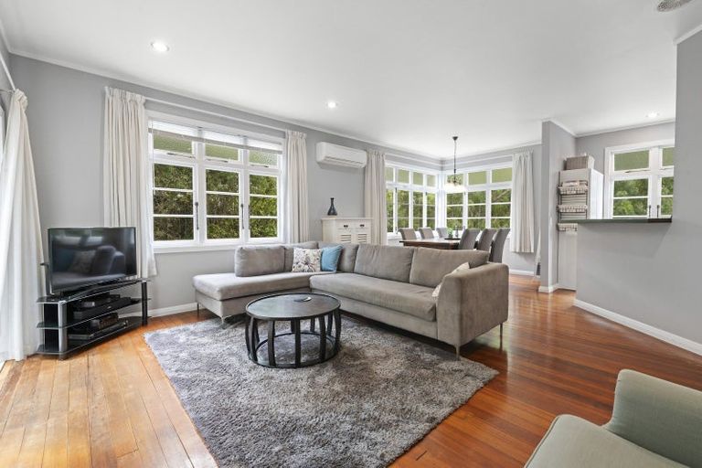 Photo of property in 14 Springtime Crescent, Stanmore Bay, Whangaparaoa, 0932