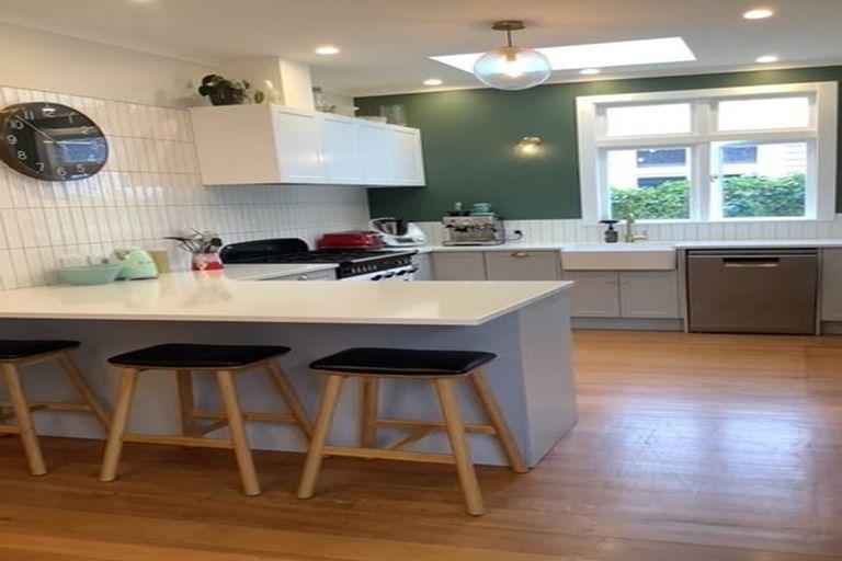 Photo of property in 49 Kensington Avenue, Petone, Lower Hutt, 5012