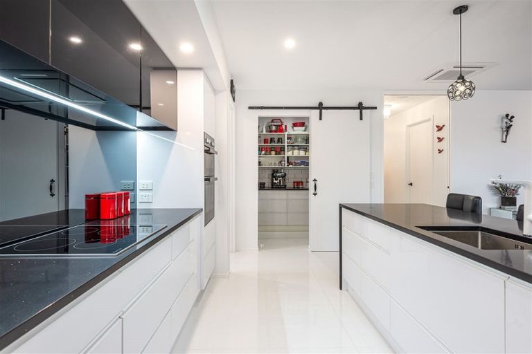 Photo of property in 5 Evelyn Crescent, Marshland, Christchurch, 8083