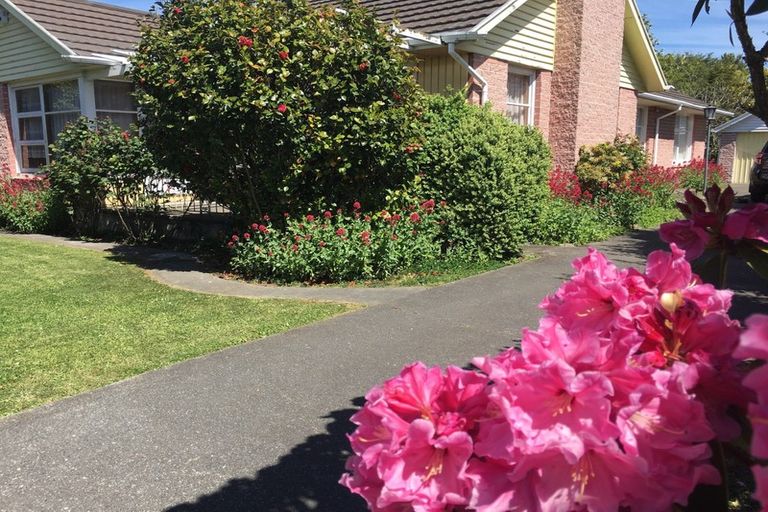 Photo of property in 27 Maidstone Road, Ilam, Christchurch, 8041