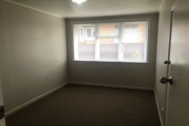 Photo of property in 3164 Great North Road, New Lynn, Auckland, 0600