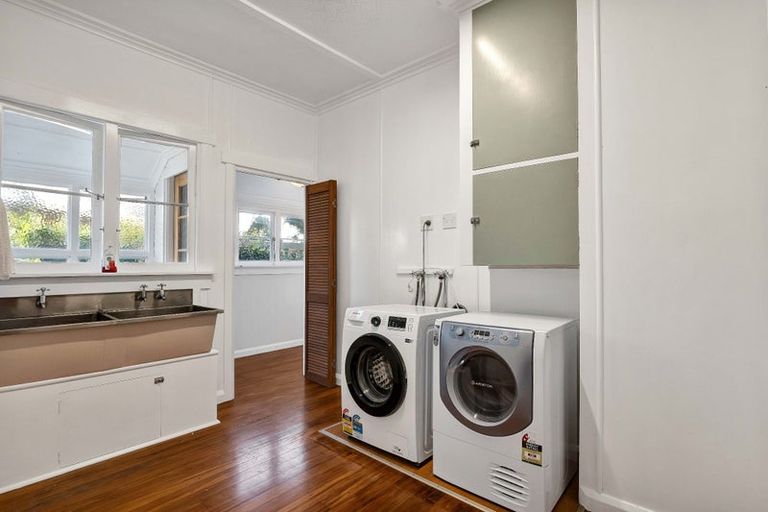 Photo of property in 33 Rogan Street, New Plymouth, 4310
