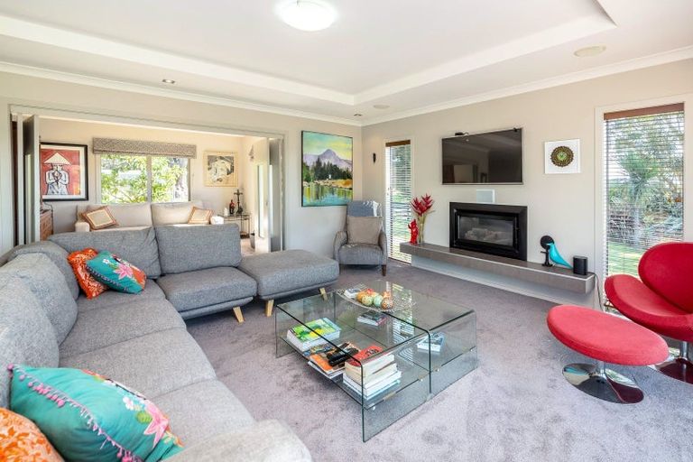 Photo of property in 1 Campbell Drive, Martinborough, 5711
