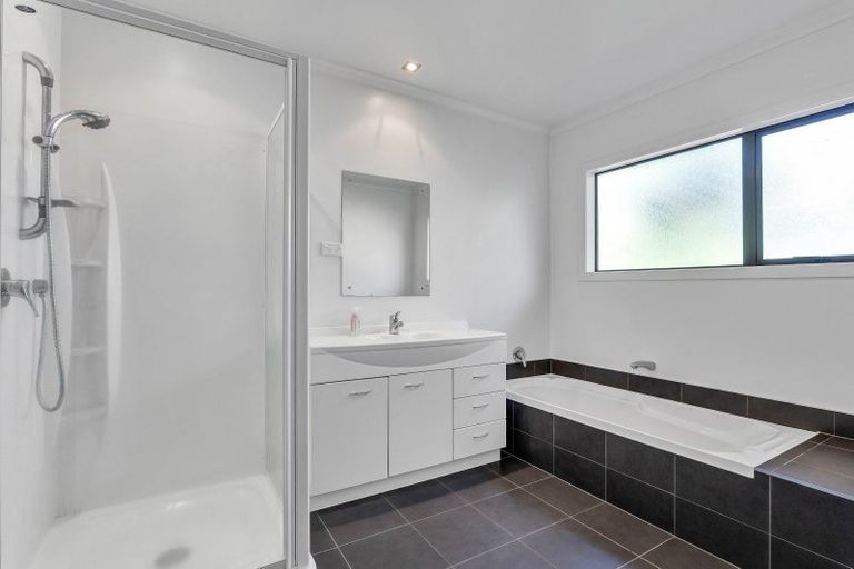 Photo of property in 40 Montague Grove, Stratford, 4332
