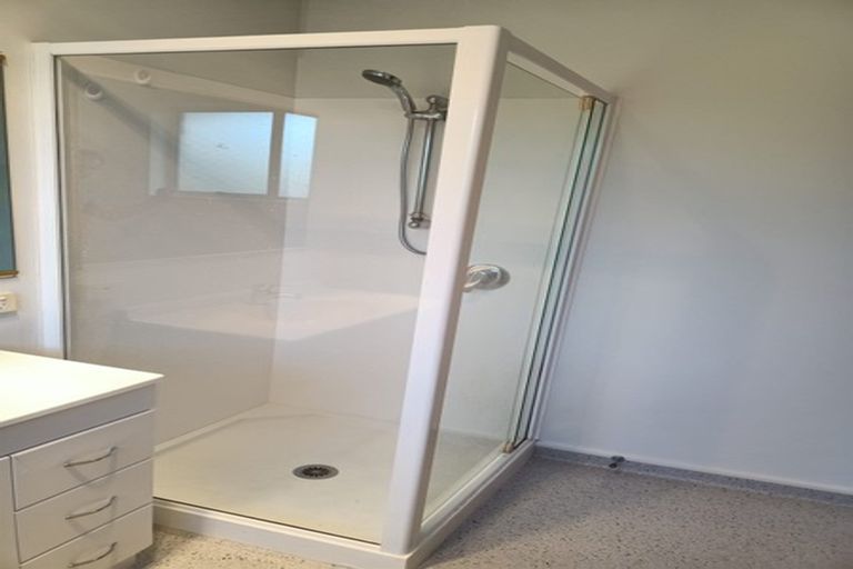 Photo of property in 1/39 Waimairi Road, Upper Riccarton, Christchurch, 8041