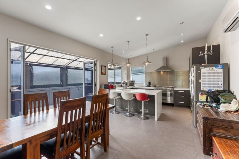 Photo of property in 14 Charlotte Way, Raumati South, Paraparaumu, 5032