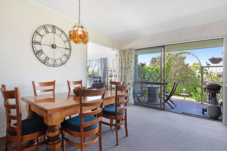 Photo of property in 3 Revell Court, Pukekohe, 2120