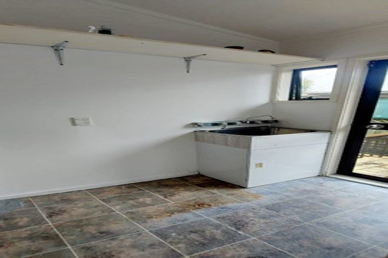 Photo of property in 1/166 Nile Road, Milford, Auckland, 0620