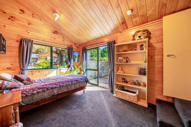 Photo of property in 19 Carlow Grove, Birchville, Upper Hutt, 5018