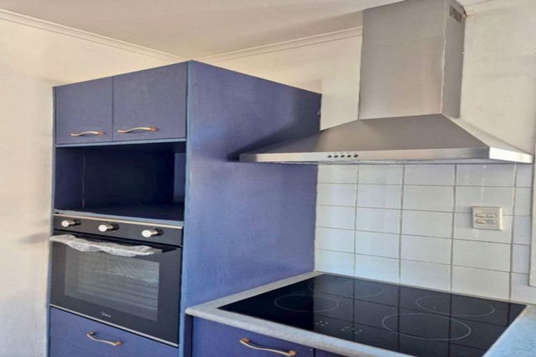 Photo of property in 10 Harry Ward Place, Henderson, Auckland, 0610