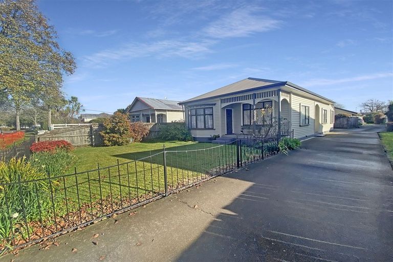 Photo of property in 1/9 Defoe Place, Waltham, Christchurch, 8023