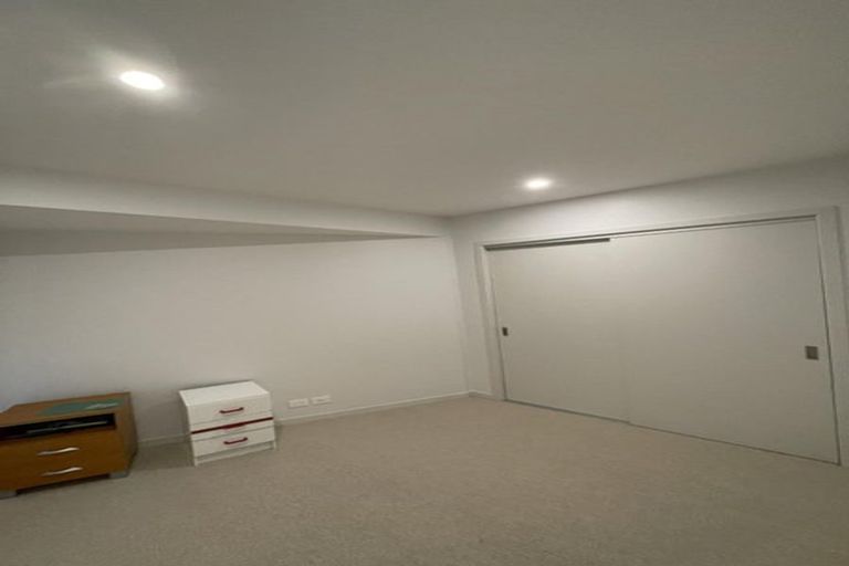 Photo of property in 9/1 Genevieve Lane, Hobsonville, Auckland, 0616