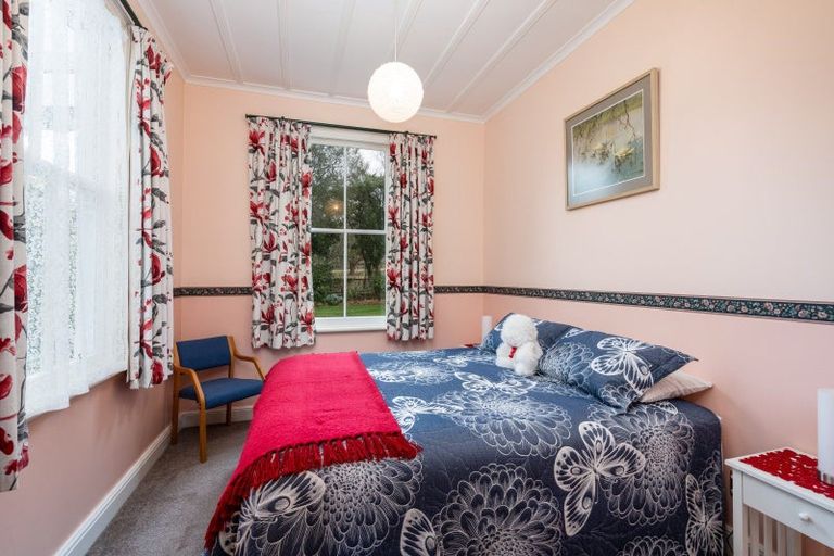 Photo of property in 6 Domain Road, Dunback, Palmerston, 9483