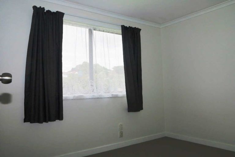 Photo of property in 90 Sunvue Road, Glen Eden, Auckland, 0602