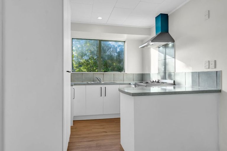 Photo of property in 81a Dundale Avenue, Blockhouse Bay, Auckland, 0600
