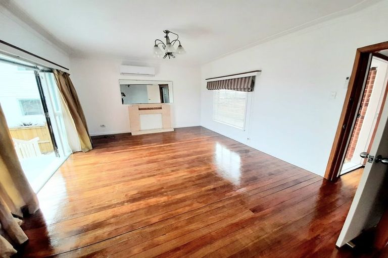 Photo of property in 27 Norman Road, Hauraki, Auckland, 0622