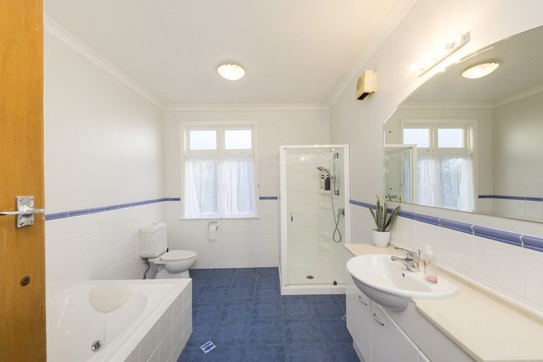 Photo of property in 9 Jickell Street, Hokowhitu, Palmerston North, 4410