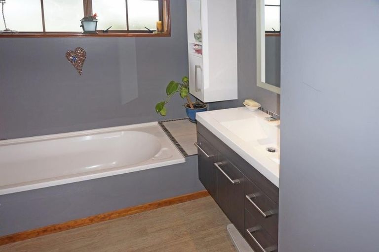 Photo of property in 685 Queens Drive, Waikiwi, Invercargill, 9810