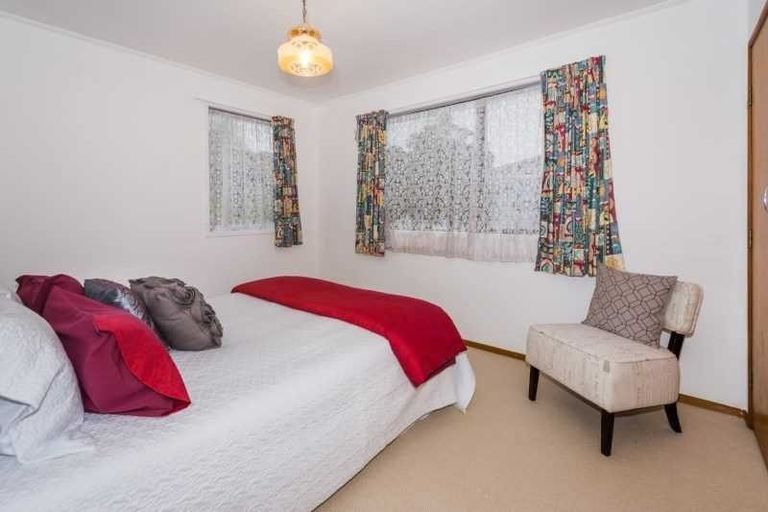 Photo of property in 76 Powrie Street, Glenfield, Auckland, 0629