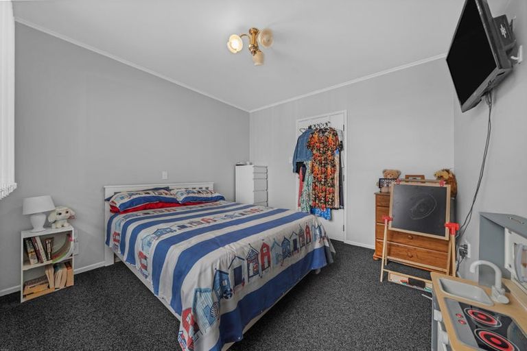 Photo of property in 6 Aplin Place, Birkdale, Auckland, 0626