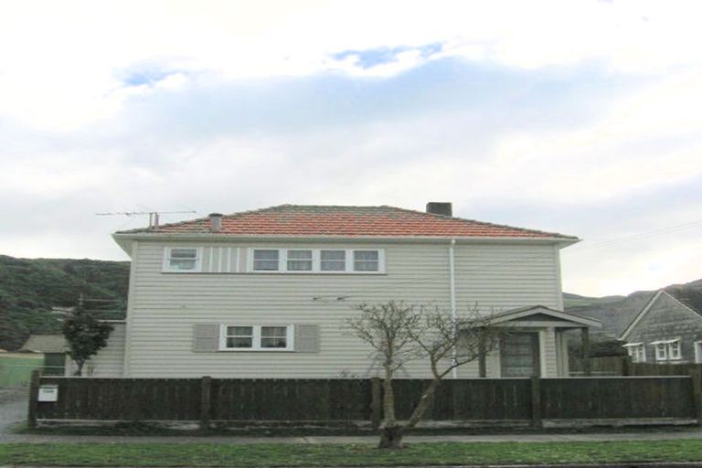 Photo of property in 125 Reynolds Street, Taita, Lower Hutt, 5011