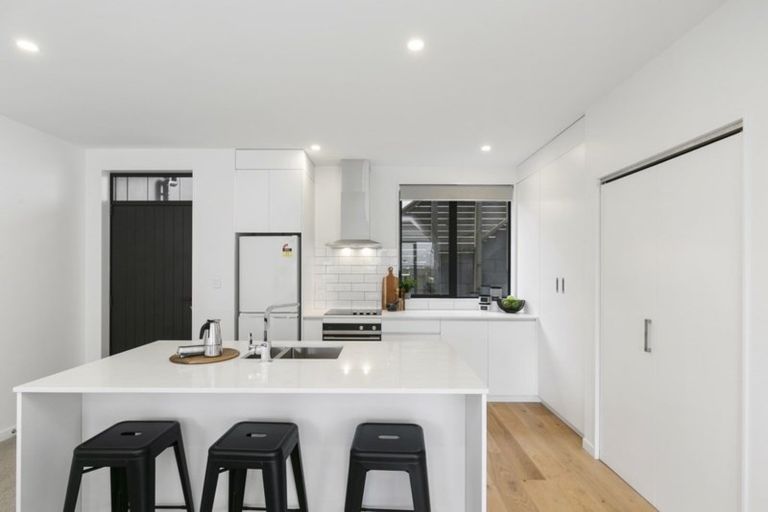 Photo of property in 12/80 Seatoun Heights Road, Seatoun, Wellington, 6022