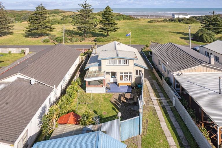 Photo of property in 26 Seafront Road, Castlecliff, Whanganui, 4501