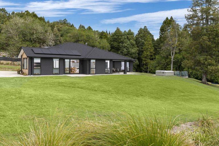 Photo of property in 131 Bodhisattva Road, Waitoki, Silverdale, 0994