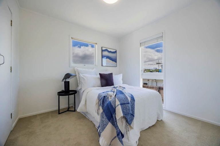 Photo of property in 2/89 Diana Drive, Glenfield, Auckland, 0627