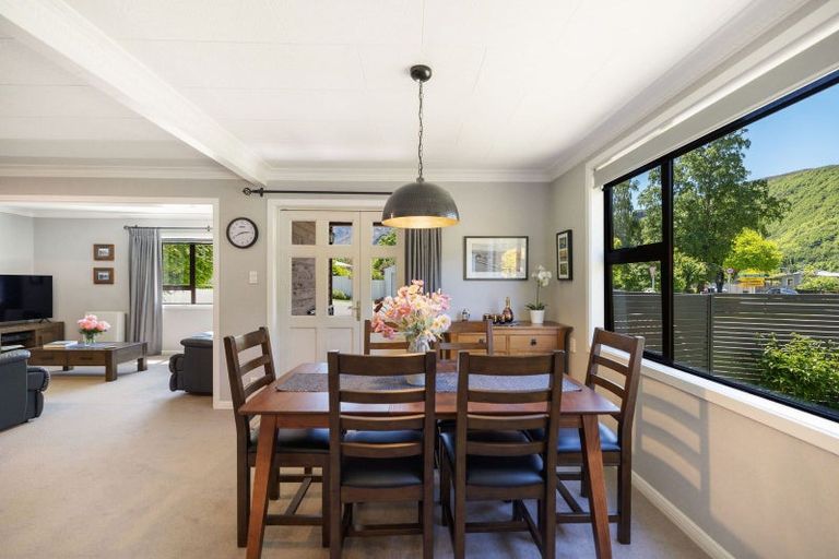 Photo of property in 48 Centennial Avenue, Arrowtown, 9302
