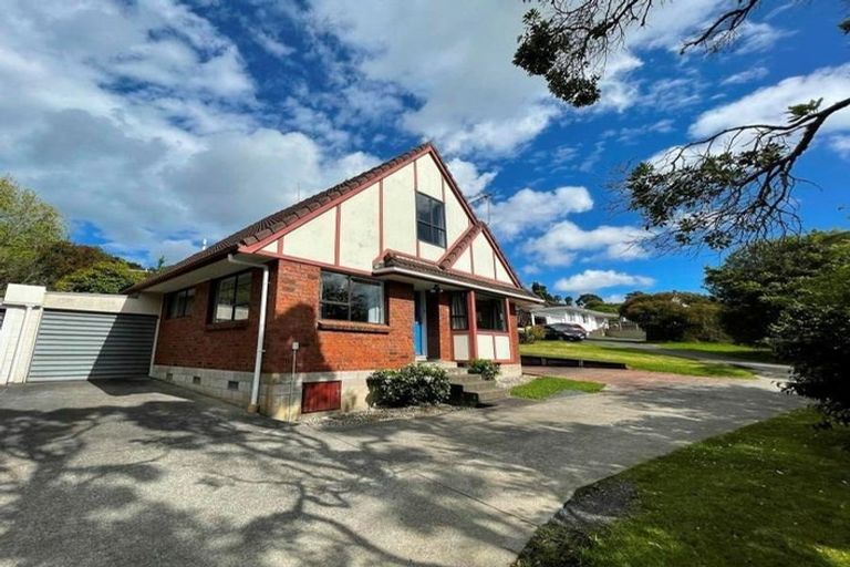Photo of property in 1/17 Weetman Drive, Browns Bay, Auckland, 0630