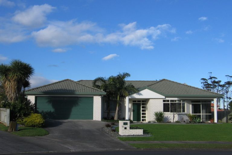 Photo of property in 14 Castlemaine Close, Dannemora, Auckland, 2016