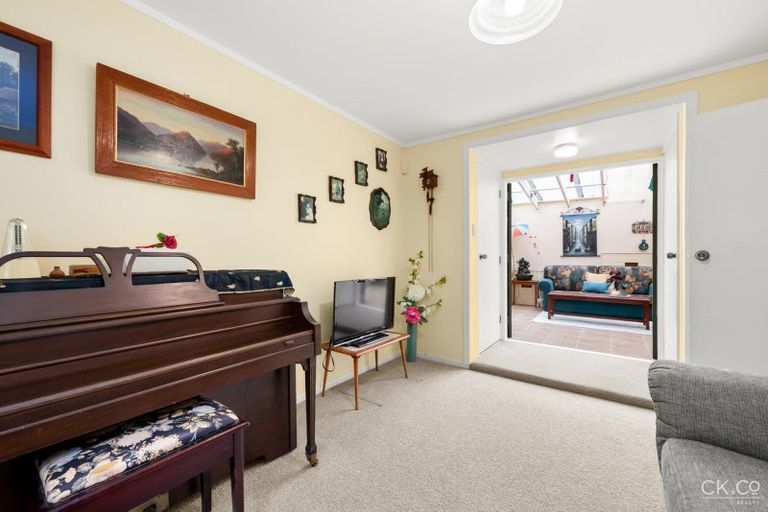 Photo of property in 239a Whites Line East, Waiwhetu, Lower Hutt, 5010