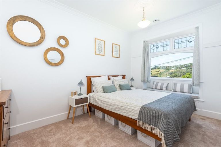 Photo of property in 108 Moncks Spur Road, Redcliffs, Christchurch, 8081