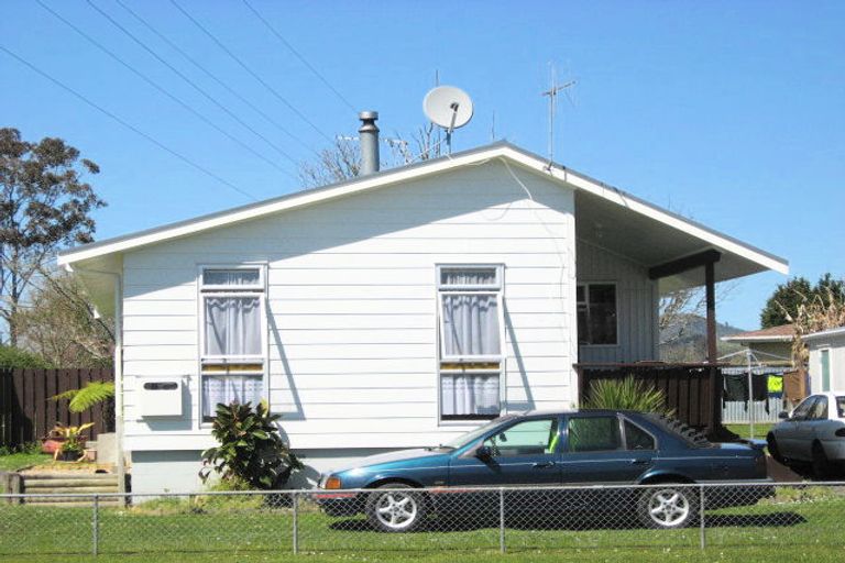 Photo of property in 1 Hall Street, Huntly, 3700