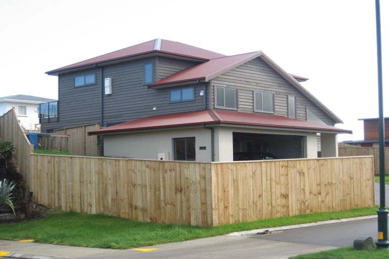 Photo of property in 15 Metzenthin Close, Raumati South, Paraparaumu, 5032