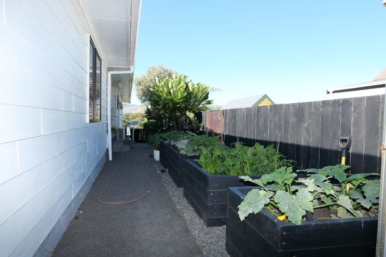 Photo of property in 27 Titoki Road, Waikanae Beach, Waikanae, 5036