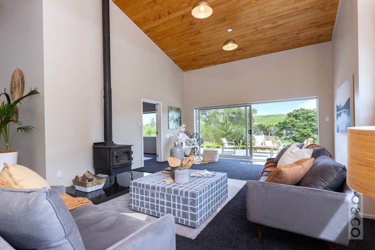 Photo of property in 69a Waikoukou Valley Road, Waimauku, 0882