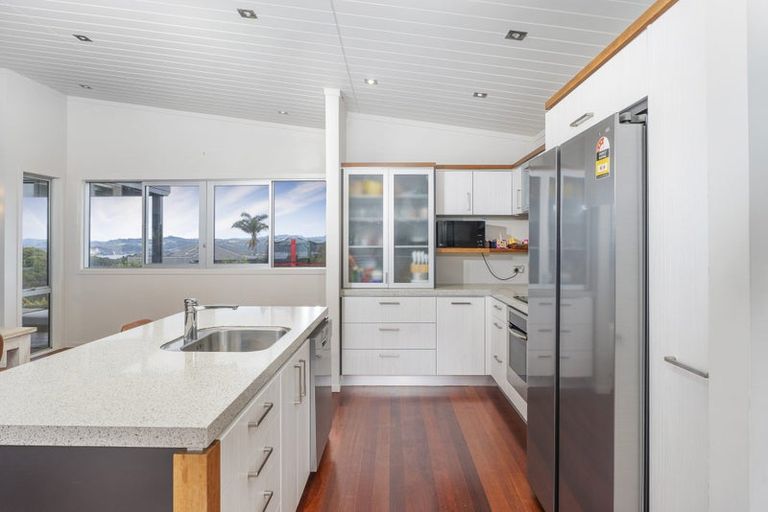 Photo of property in 50 Tarapatiki Drive, Whitianga, 3510