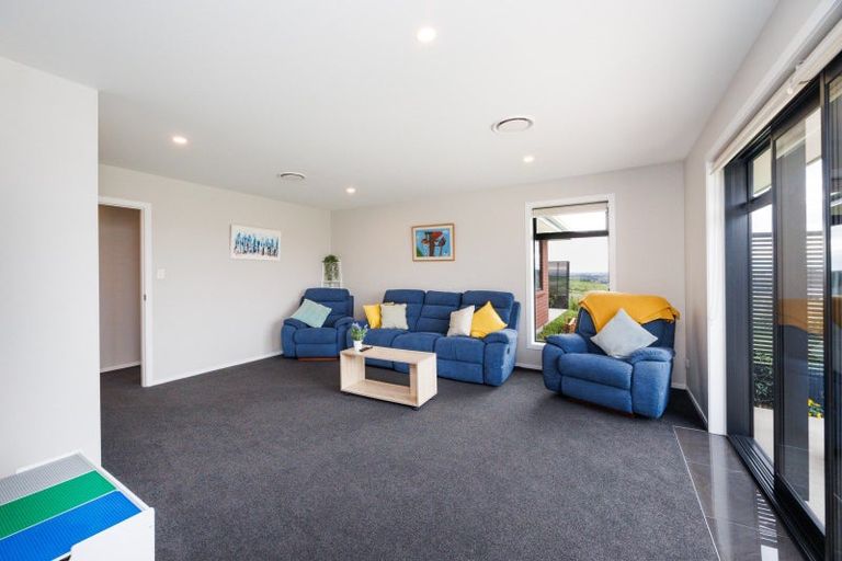 Photo of property in 180 Kingsdale Park Drive, Aokautere, Palmerston North, 4471