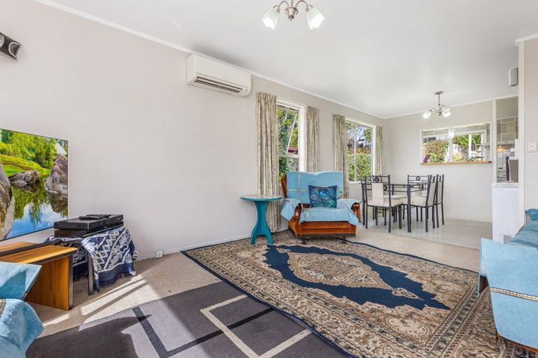 Photo of property in 10 Glucina Place, Glen Eden, Auckland, 0602